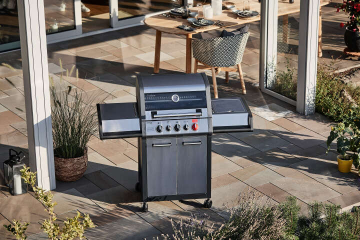 Enders Gasgrill „Monroe Pro 3 SIK Turbo“ inkl. Wetterschutzhaube und emailliertem Gussrost Enders Gasgrill „Monroe Pro 3 SIK Turbo“ inkl. Wetterschutzhaube und emailliertem Gussrost